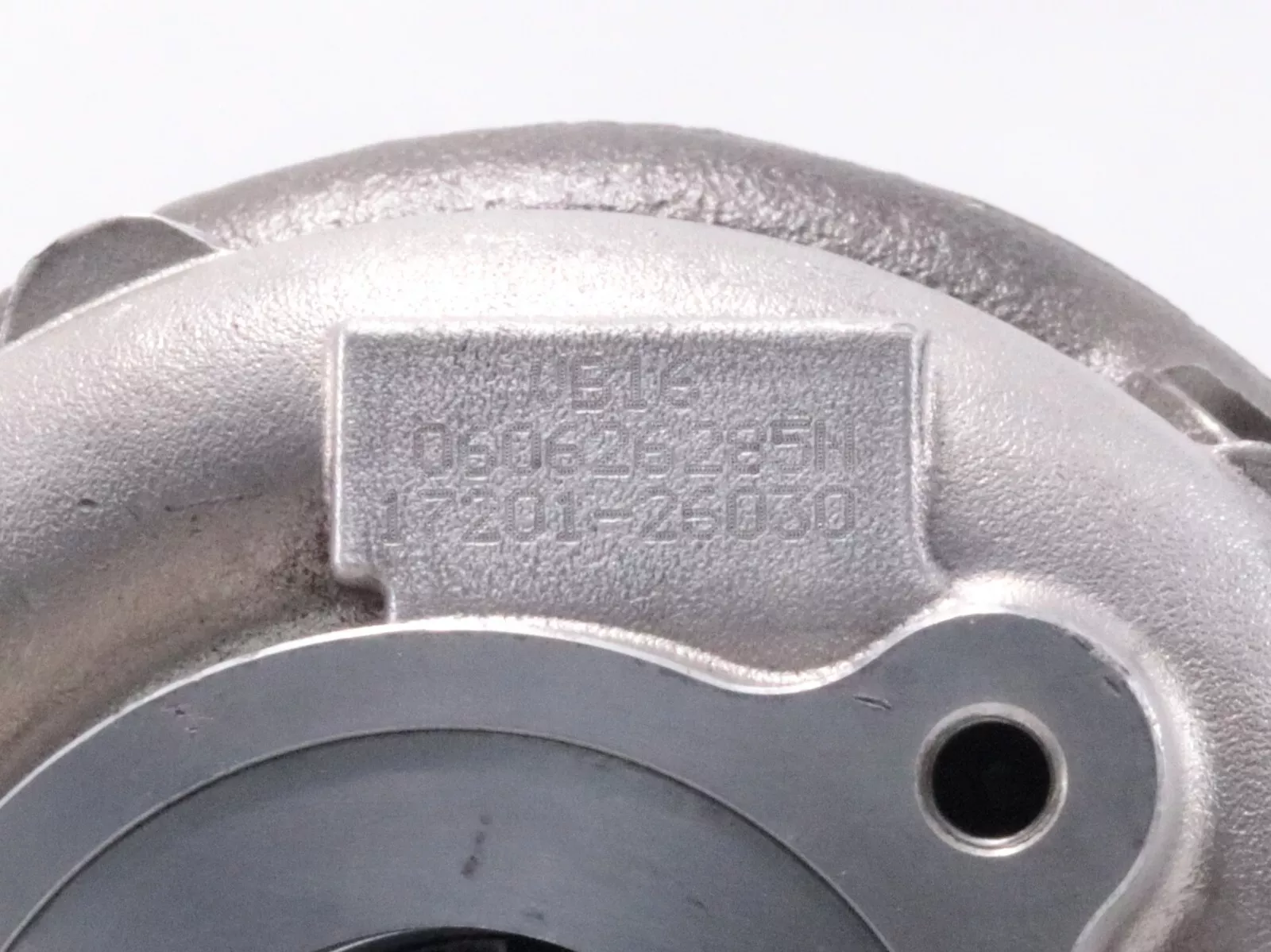 Turbocharger CHRA For Toyota Avensis 2.0 D-4D – Direct IHI Replacement (VB6, VF420034)